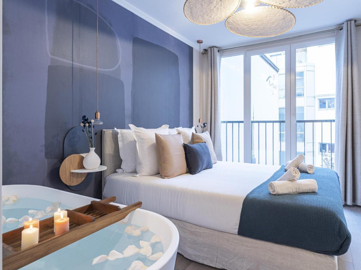The Blue Suite On Champs Elysees Avenue Paris Exterior foto