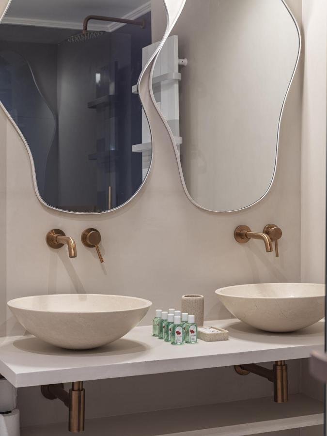The Blue Suite On Champs Elysees Avenue Paris Exterior foto