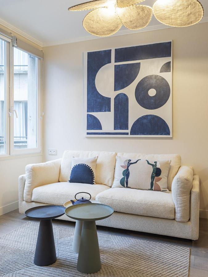 The Blue Suite On Champs Elysees Avenue Paris Exterior foto