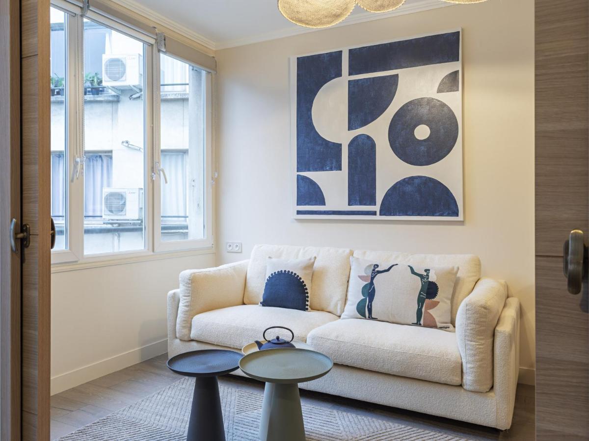 The Blue Suite On Champs Elysees Avenue Paris Exterior foto