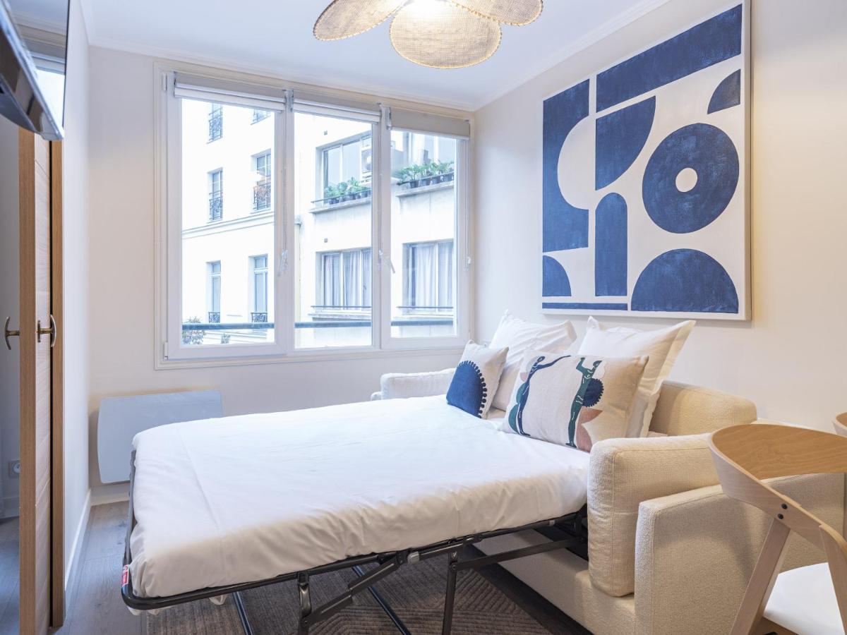 The Blue Suite On Champs Elysees Avenue Paris Exterior foto